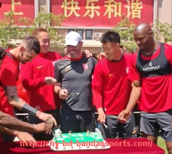 半岛体育-CBA广东队东莞足球赛:CBA广东队与东莞足球队的对抗赛事总结